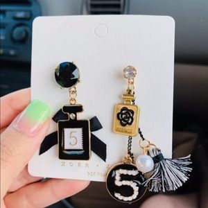 Fashion luxury tassel earrings set Black and white